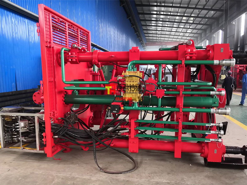 Auxiliary oil and water well pressure operating machine DYJ45/14F